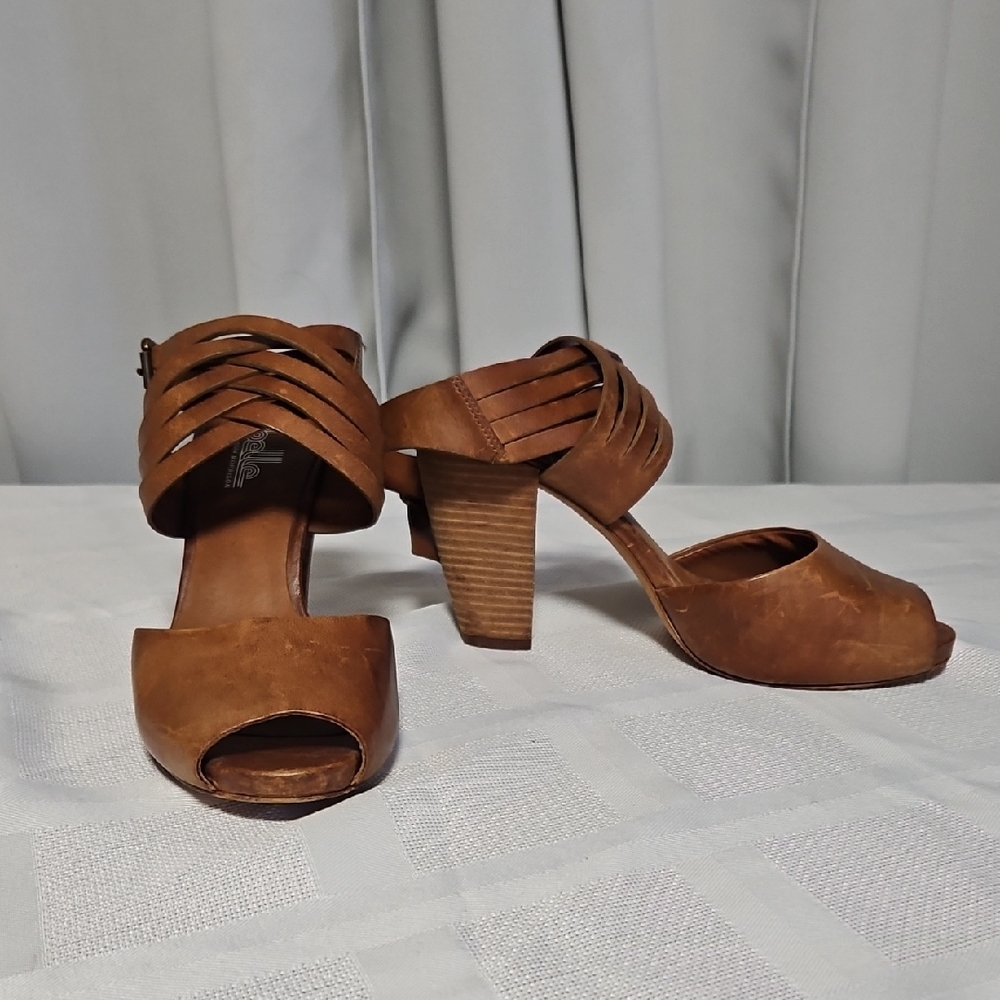 Women's Chunky Heel Leather Sandal, Sz 7